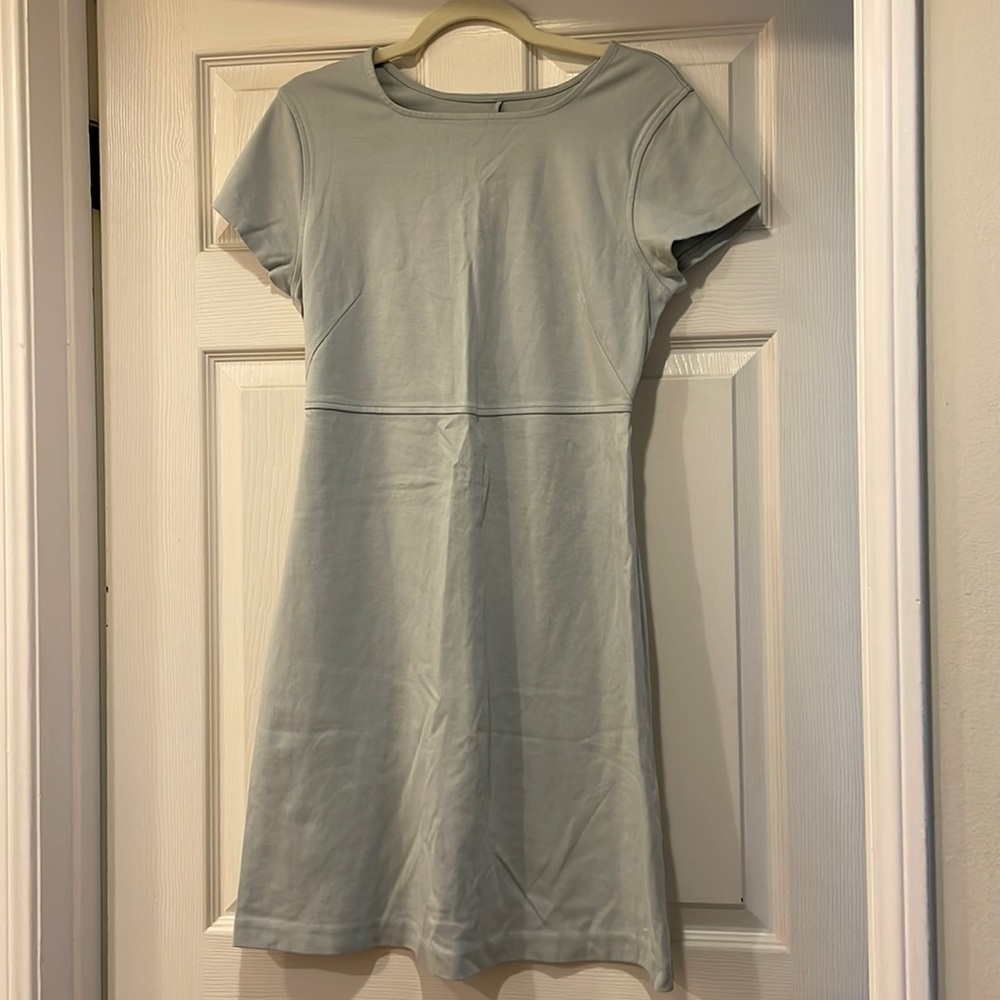 Everlane Dress baby blue Color EUC size Medium